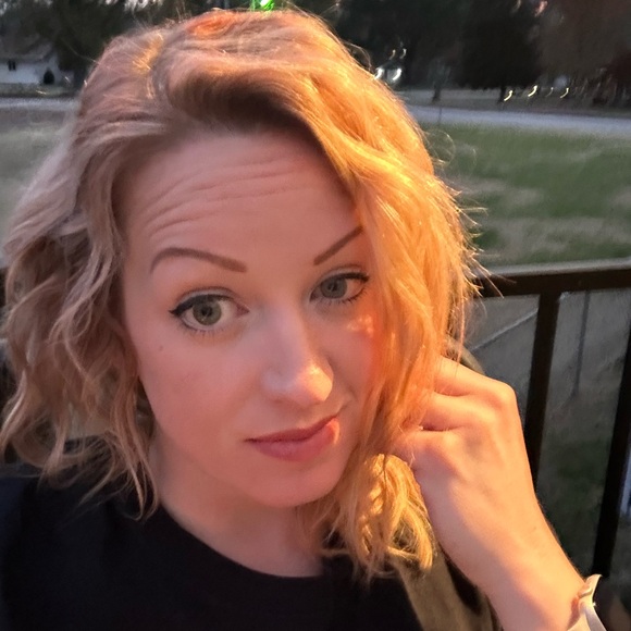 Meet your Posher, Nikki - Picture 2 of 2